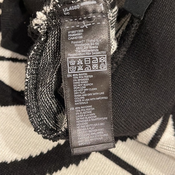 Forever 21 Zebra Print Sweater Skirt Black White M - Picture 4 of 4